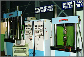 疲労試験機 50kN 200kN